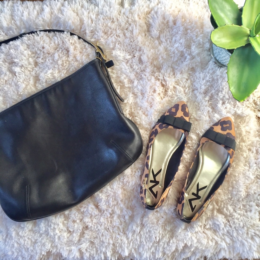 Leopard flats with bow